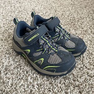 Size 9.5 (Wide) / Toddler Boy Merrell Sneakers